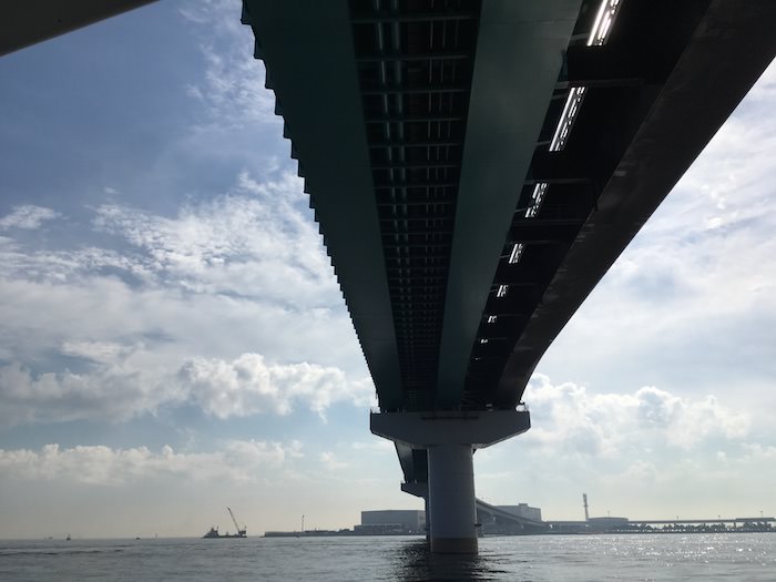 神戸シーバスクルージングカフェファンタジー号からの空港連絡橋