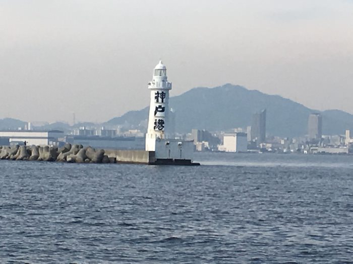 神戸シーバスクルージングカフェファンタジー号からの灯台