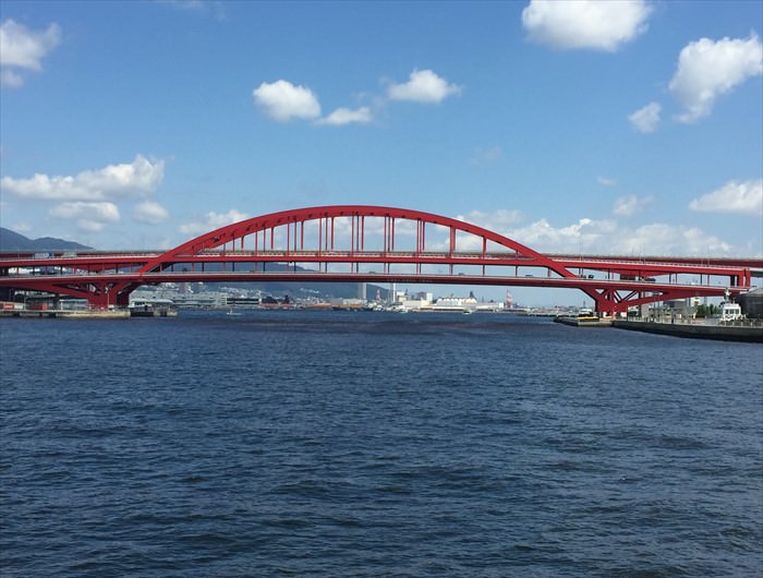 神戸ベイクルーズオーシャンプリンス号から見える神戸大橋