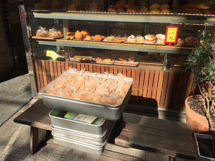 水道筋商店街懐かしい雰囲気のパン屋