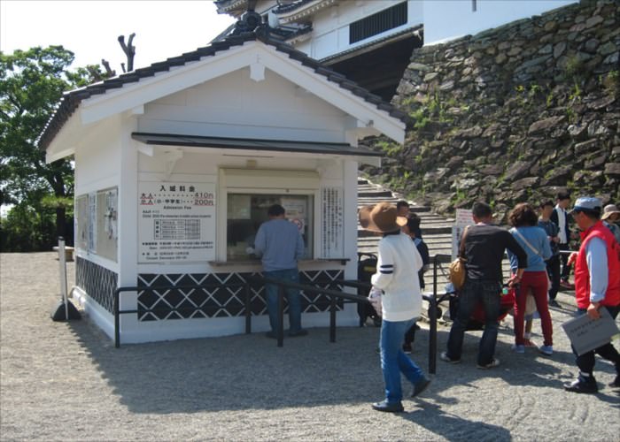 和歌山城の入城料金と割引制度はあるの？