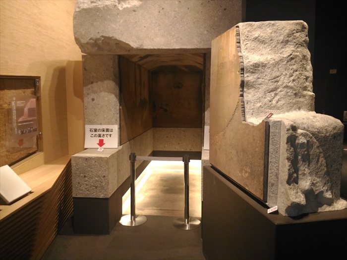 キトラ古墳壁画体験館・四神の館の石室レプリカ