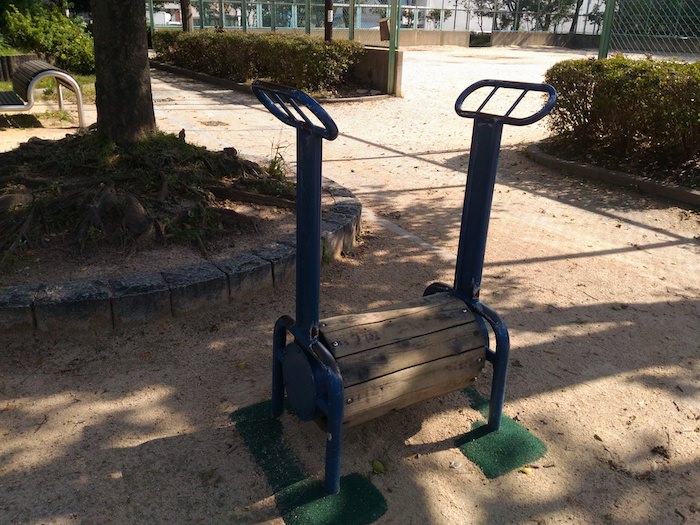 本町公園の健康器具