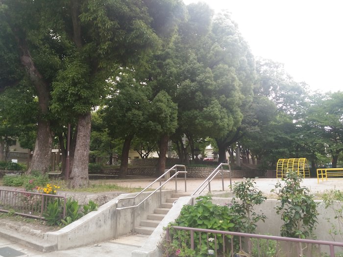 宮本公園は木陰が多い