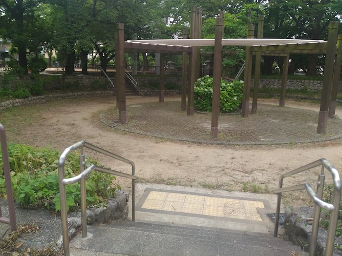 宮本公園の広場
