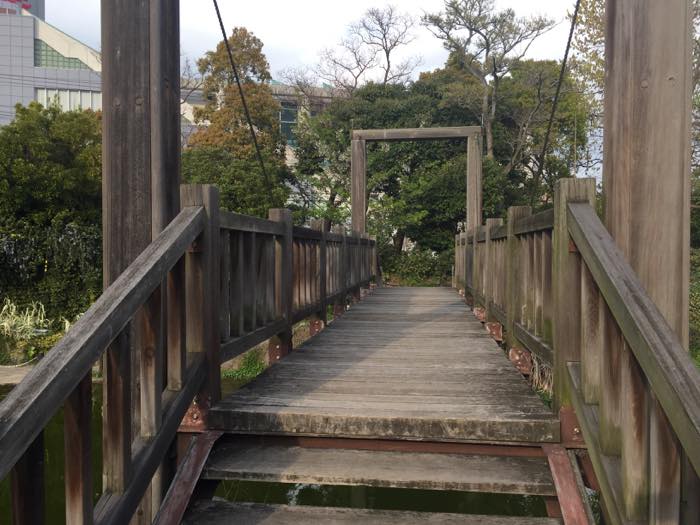 鳴尾浜臨海公園の木橋