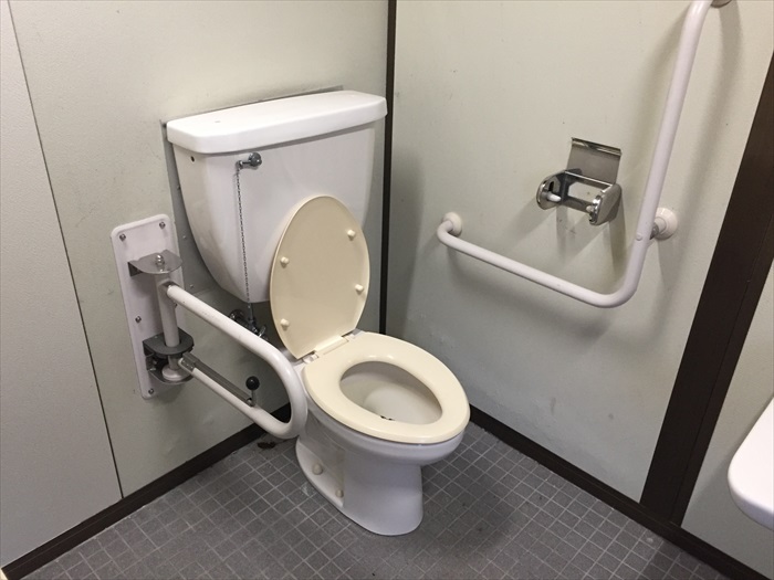 ポートアイランド中央緑地公園の洋式トイレ