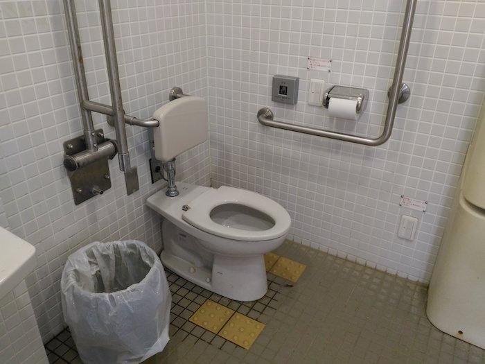 花園中央公園・ラガーステーション花園のトイレ