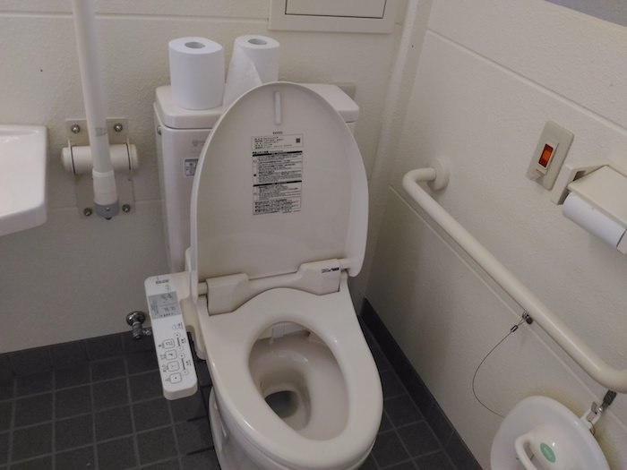 親水中央公園のトイレ