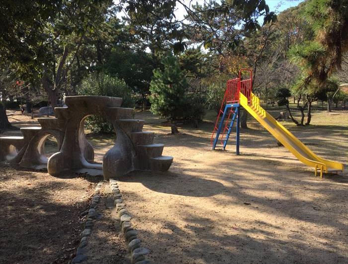 須磨浦公園で子どもが遊べる遊具や滑り台・砂場はあるの？
