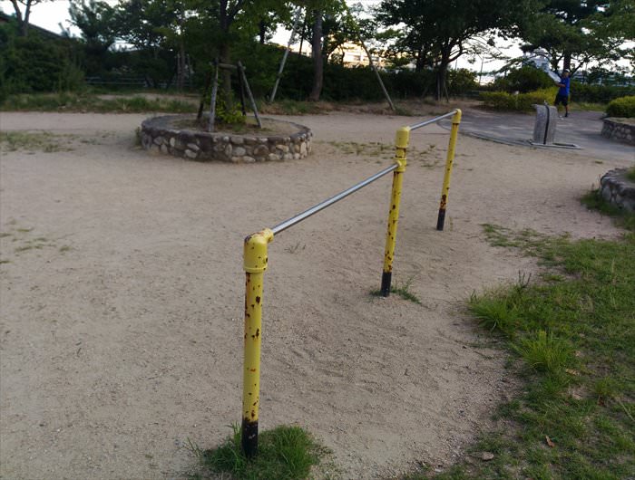 鶴甲公園の鉄棒