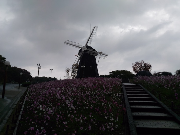 花博記念公園鶴見緑地 風車の丘
