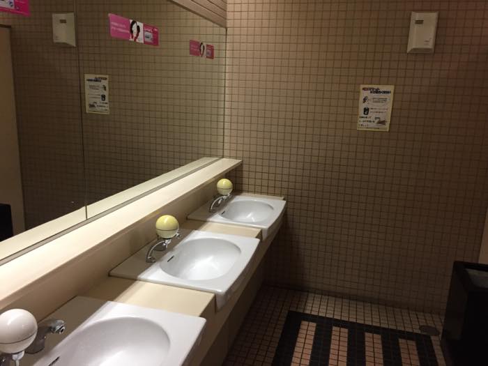 京セラドーム大阪の女性トイレ個室