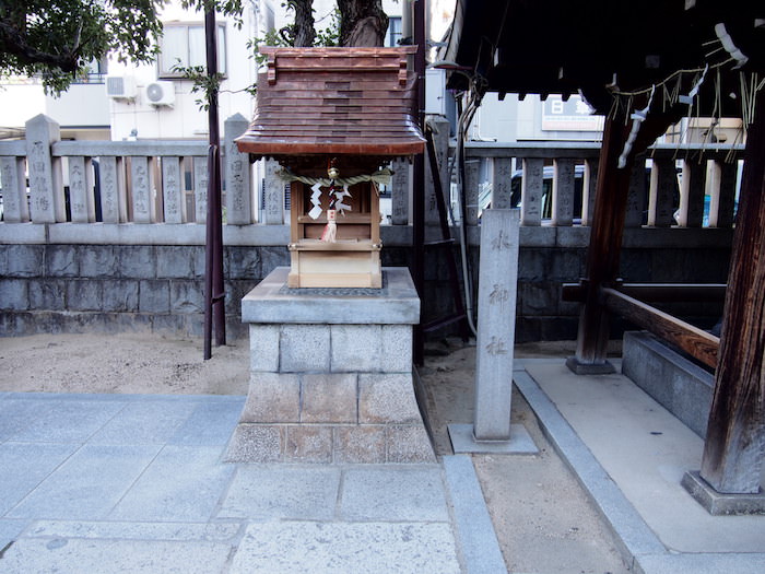 柳原蛭子神社　水神社