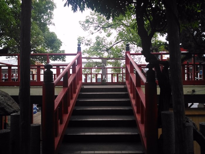 瓢箪山稲荷神社 舞台階段