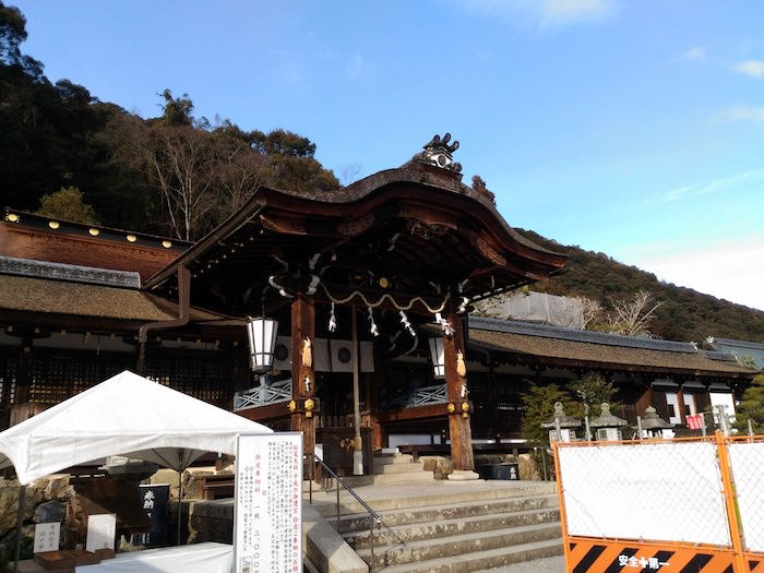 松尾大社 拝殿と本殿